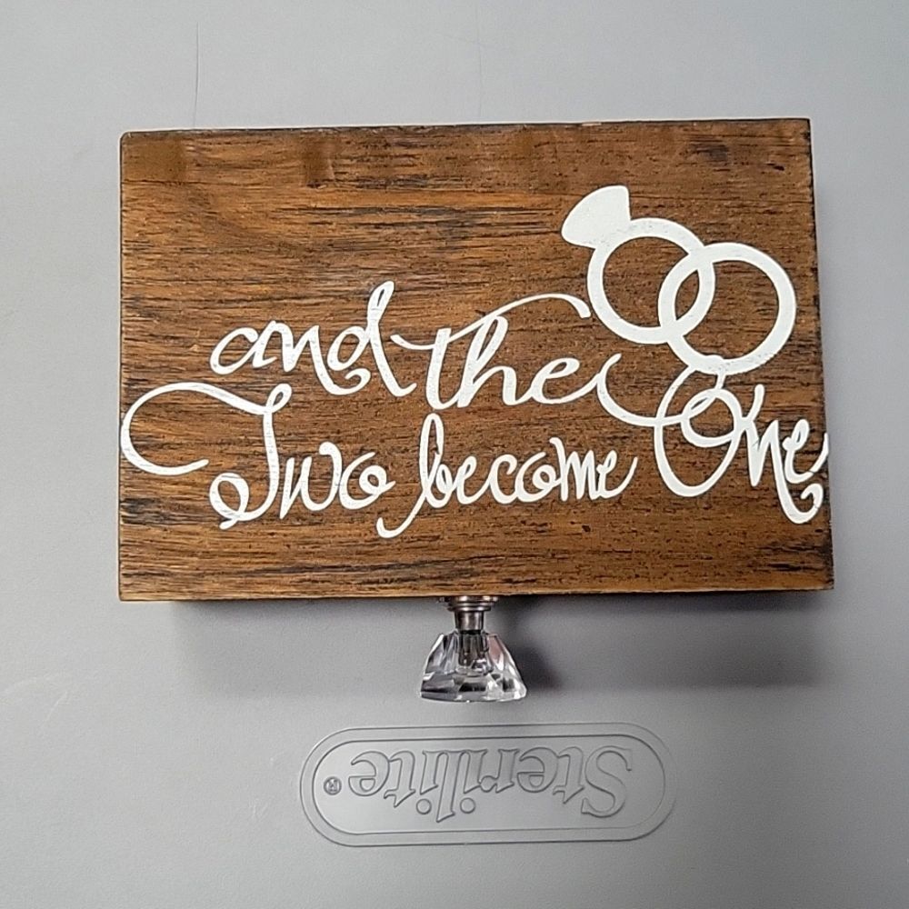 Wedding ring box